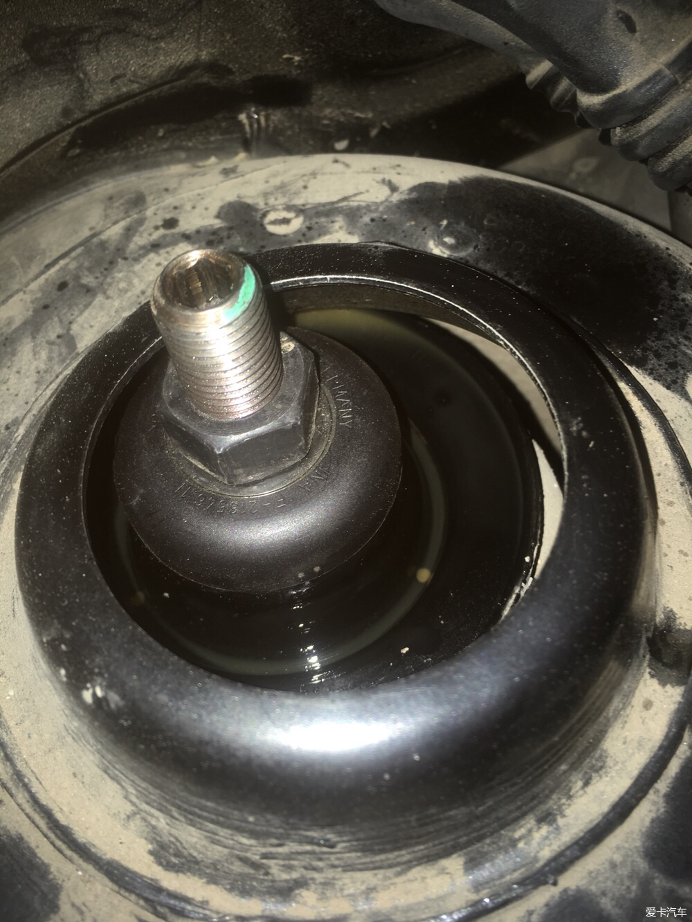 更换顶胶及平面轴承保养