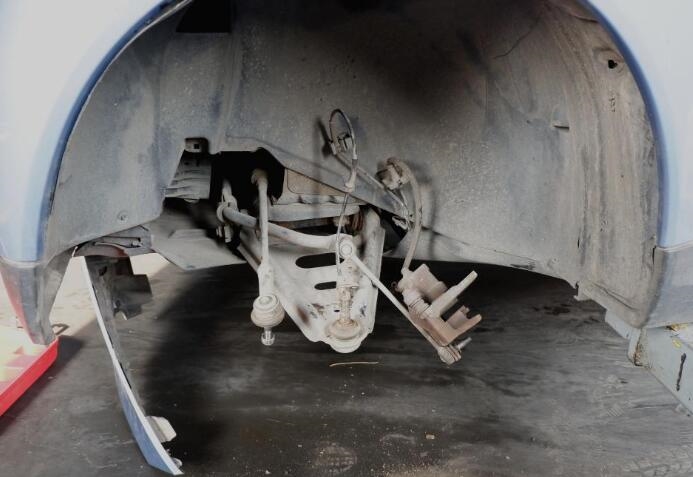 轮毂轴承损坏跟减振器有关系吗不但有而且还很大!