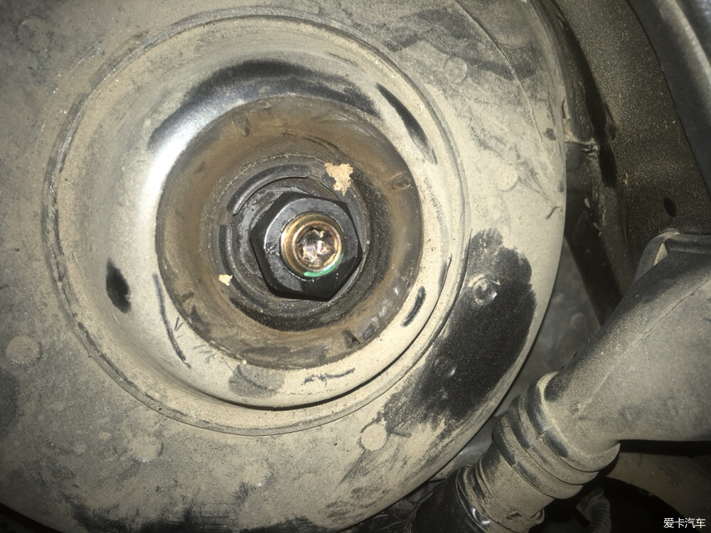 更换顶胶及平面轴承保养