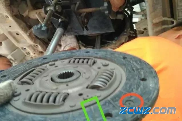 踩离合器有异响,十有八九分离轴承出问题