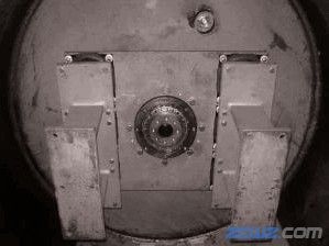 钢轮行走轴承处油封漏油时更换油封的具体步骤