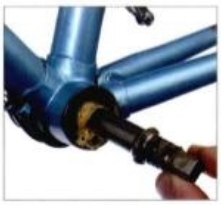 自行车可调节中轴的拆卸流程