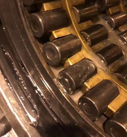 辊身侧轴承滚动体剥落讨论