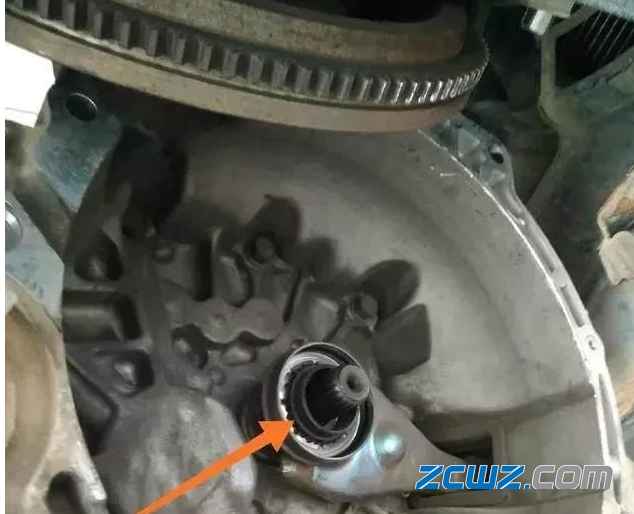 踩离合器有异响,十有八九分离轴承出问题