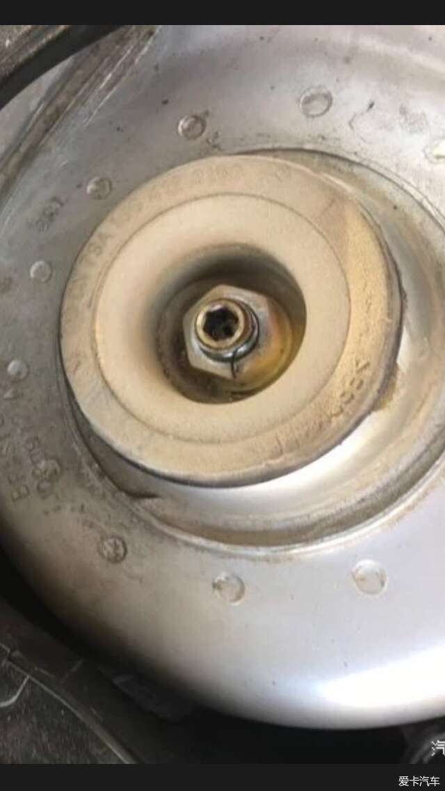 更换顶胶及平面轴承保养