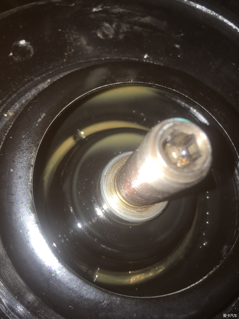 更换顶胶及平面轴承保养