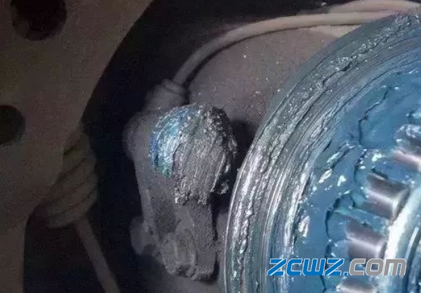轴承黄油太多,ABS传感器故障不断