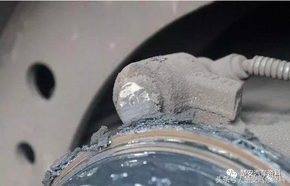 轴承黄油千万别上太多!否则易出事故……