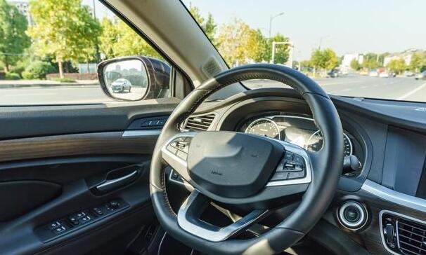 曲轴后端变速器第一轴轴承与轴承孔的配合